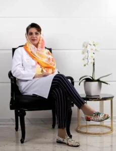 متخصص جراحی پلاستیک و زیبایی هستم آماده همکاری با کلینیک های معتبر در تهران