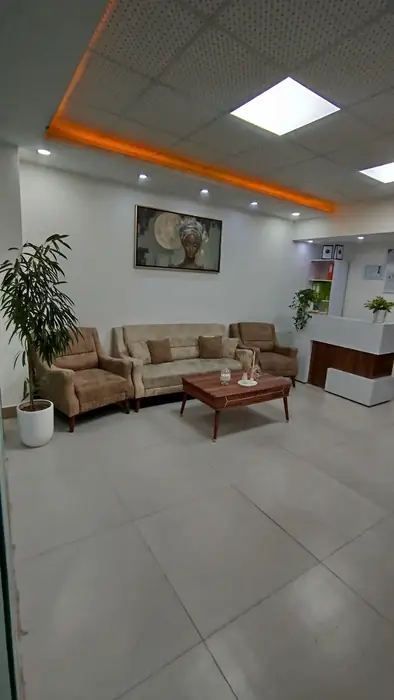 اجاره کلینیک زیبایی با تمام وسایل و تجهیزات در مرکز شهر کردستان