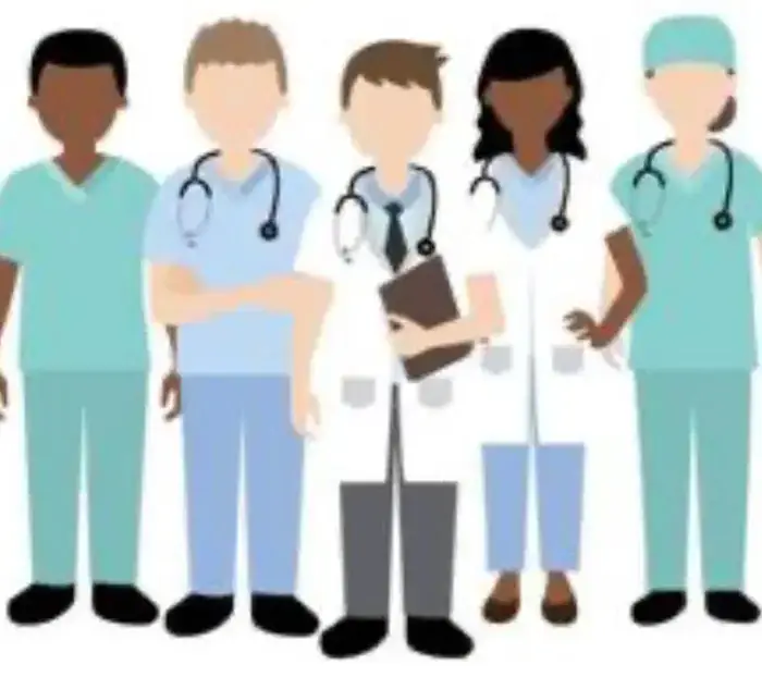 پزشک عمومی هستم آماده همکاری به عنوان دستیار پزشک زیبایی در رشت