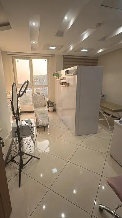 اجاره اتاق 20 متری با کلیه لوازم از مطب پوست مو لوکس واقع در شمال تهران