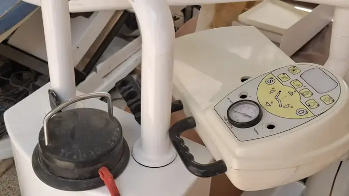 فروش یونیت، گرافی، کمپرسور و سایر لوازم دندانپزشکی در اصفهان