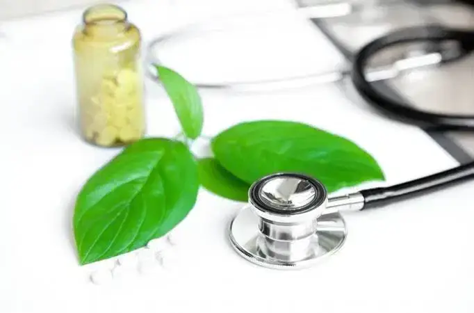 متخصص طب سنتی هستم آماده همکاری با کلینیک‌ها و مطب‌ها در لنگرود استان گیلان