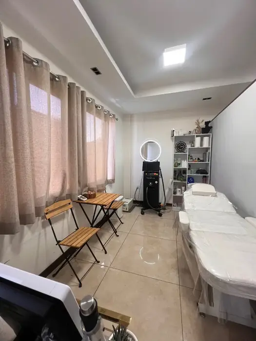 اجاره اتاق 7متری از مطب زیبایی لوکس در معالی‌آباد شیراز