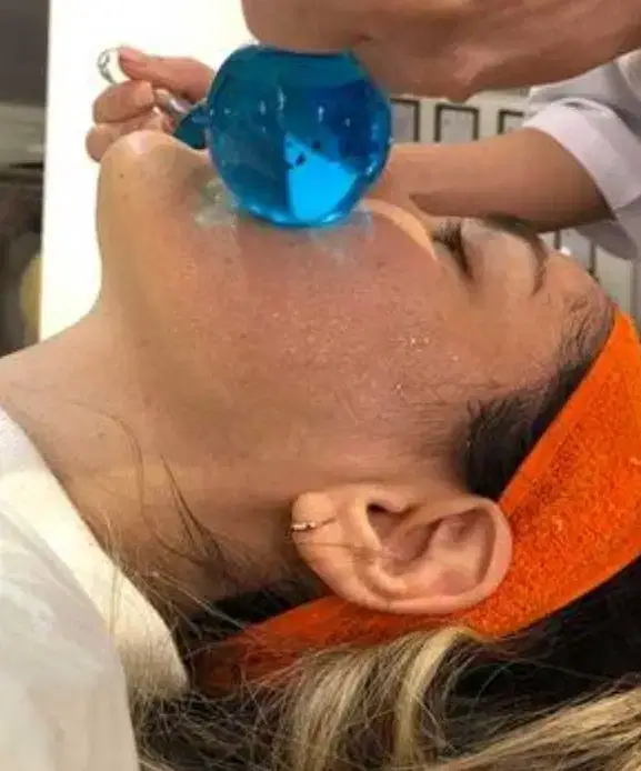 اجاره اتاق فشیال و ماساژ از مطب پزشک در همدان