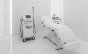 استخدام پزشک عمومی یا متخصص پوست و‌ مو جهت کلینیک در کرج