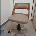 فروش تخت، ترالی و صندلی کاملا نو جهت مطب