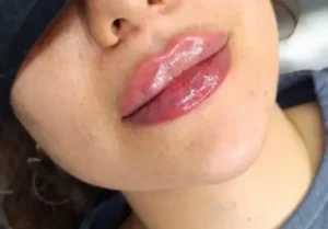 پزشک عمومی هستم دارای پروانه آماده همکاری با کلینیک‌ها و درمانگاه‌های شیراز