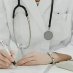 استخدام پزشک عمومی جهت کلینیک زیبایی در خرم‌آباد