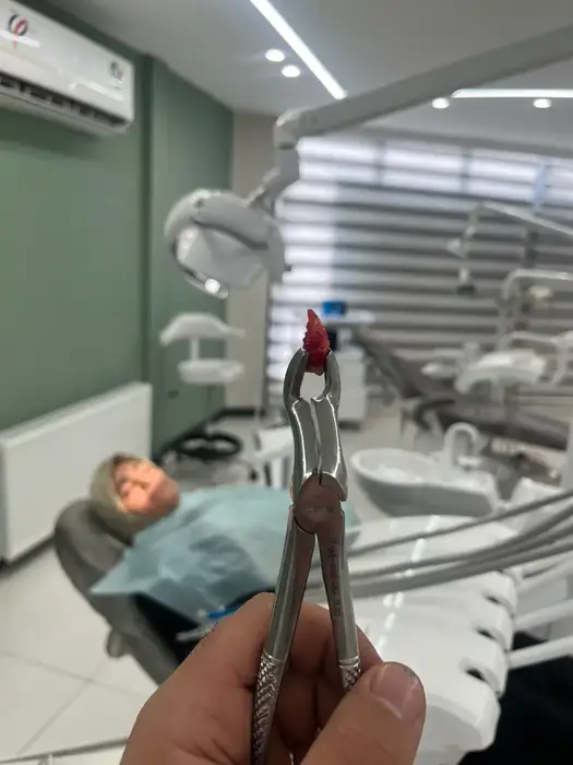 استخدام دندانپزشک دارای پروانه فعال جهت کلینیک در کرج