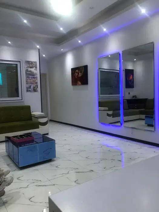نیازمند پزشک عمومی خانم مسلط به کلیه خدمات زیبایی در اندیشه تهران