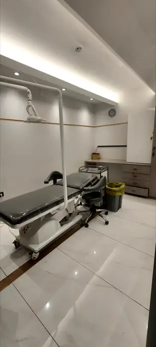 استخدام پزشک مسلط به پروسیجرهای زیبایی جهت کلینیک معتبر پوست و مو در شیراز