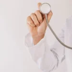 پزشک عمومی هستم دارای پروانه آماده همکاری با کلینیک‌ها و مطب‌های معتبر در تهران