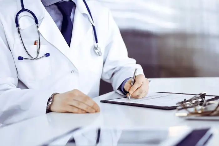 استخدام منشی مسلط به تزریقات و رگ گیری جهت مطب در خرمشهر
