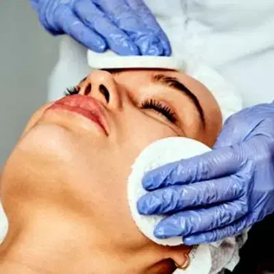 متخصص پوست هستم آماده همکاری با مطب‌ها و کلینیک‌های تهران