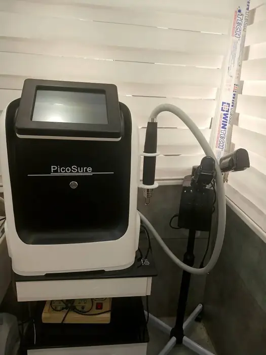 فروش دستگاه لیزر پیکوشور(PicoSure) آکبند