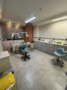 رهن و اجاره فضای 20متری از مطب دندانپزشکی باسابقه، مجهز و مبله در اصفهان
