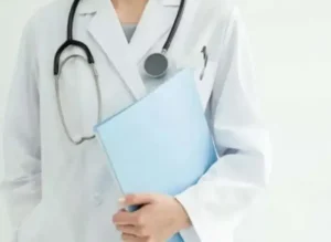 پزشک زیبایی هستم آماده همکاری با کلینیک‌ها در تهران