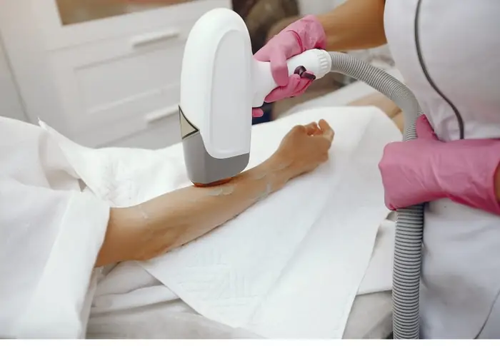 استخدام اپراتور لیزر خانم جهت کلینیک تازه تاسیس در شرق تهران