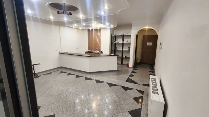اجاره مطب 73متری واقع در ساختمان پزشکان برند در ونک تهران