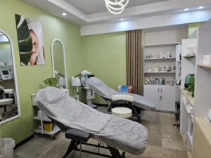 نیازمند پزشک زیبایی دارای مشتری فعال جهت کلینیک لوکس در تهران