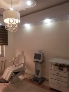 استخدام پزشک عمومی خانم مسلط به تزریقات زیبایی جهت مطب پوست و مو در تهران