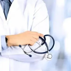 پزشک عمومی هستم آماده همکاری با کلینیک‌های زیبایی در تهران