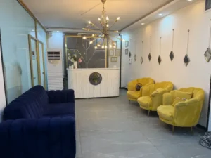 نیازمند پزشک عمومی خانم دارای پروانه جهت مطب پوست و مو در غرب تهران