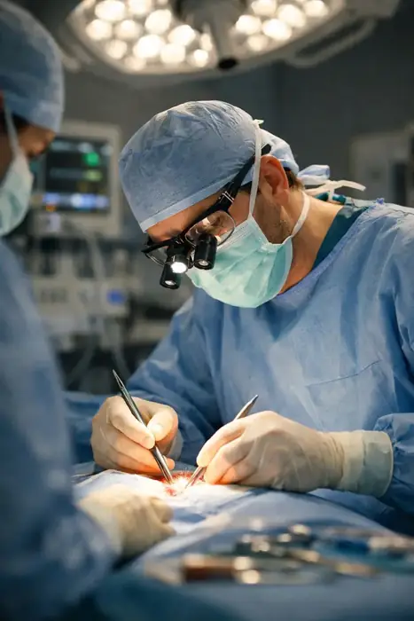 استخدام پزشک متخصص گوش، حلق و بینی جهت مرکز جراحی زیبایی معتبر واقع در تهران