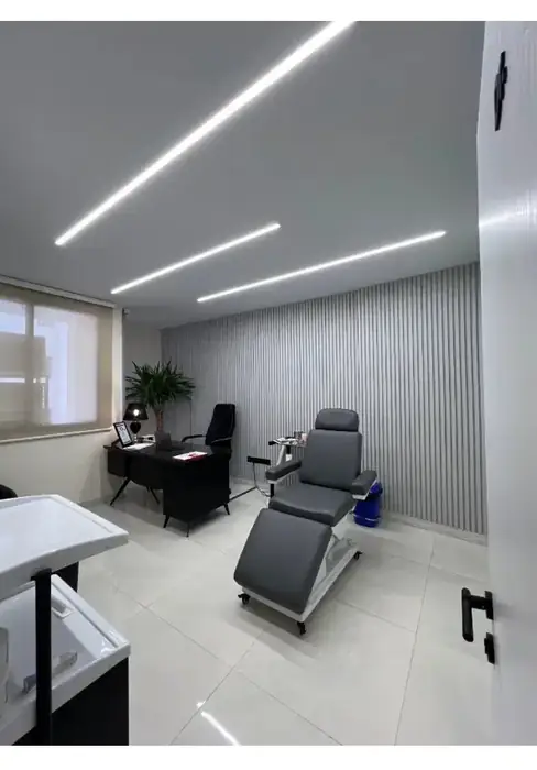 نیازمند پزشک عمومی به عنوان مسئول فنی کلینیک زیبایی در غرب تهران