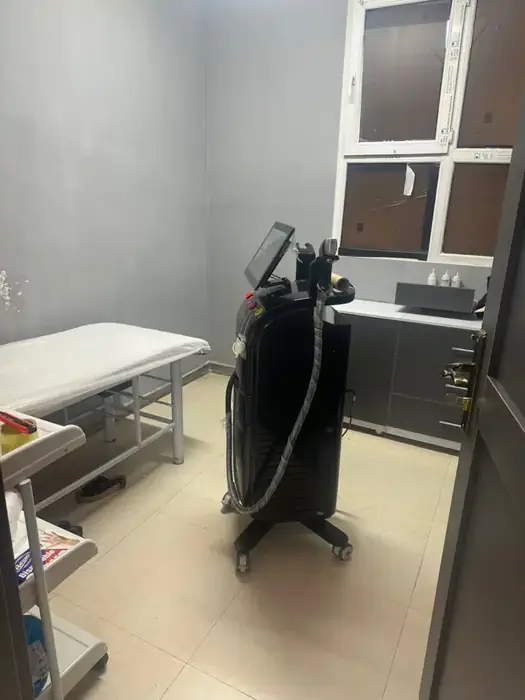 نیازمند پزشک به عنوان مسئول فنی کلینیک پوست و لیزر واقع در گوهردشت کرج