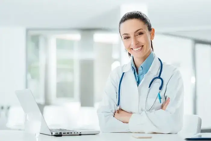 دعوت از پزشک متخصص زنان جهت کلینیک حرفه‌ای در تهران