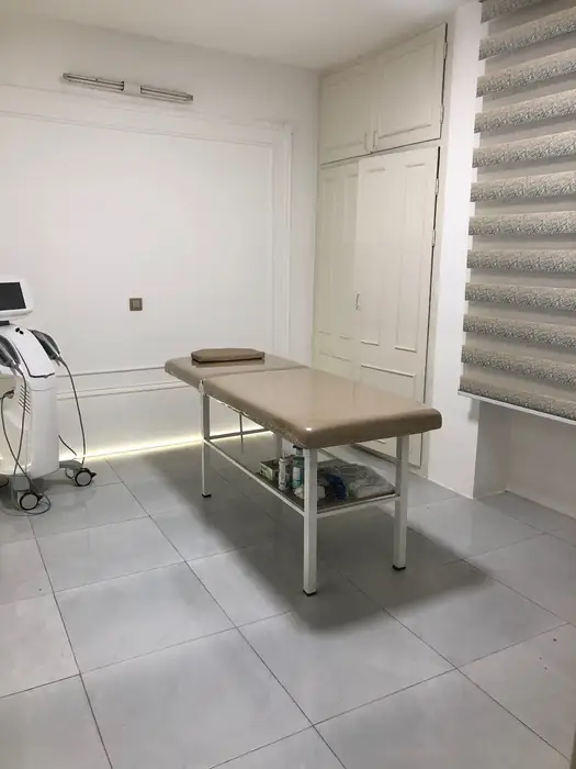 اجاره اتاق 20متری از کلینیک زیبایی در هنرستان مشهد